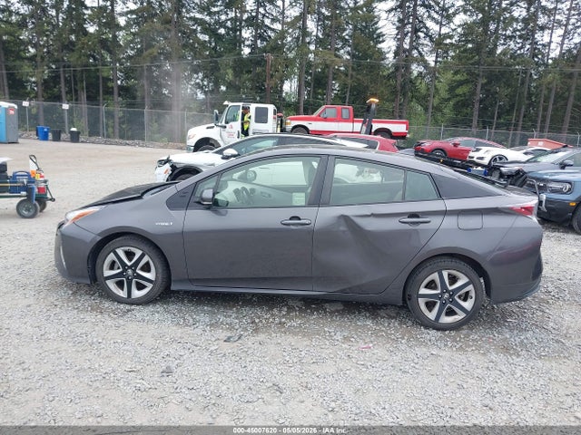 JTDKARFU1G3505669 Toyota Prius Three Touring