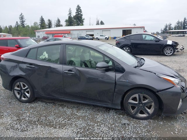 JTDKARFU1G3505669 Toyota Prius Three Touring