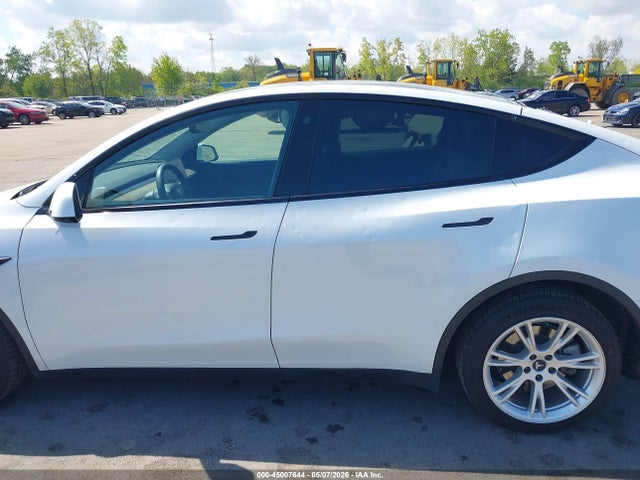 Продаж на аукціоні авто 2022 Tesla Model Y Long Range Dual Motor All-wheel Drive, vin: 7SAYGDEE4NF307693, номер лоту: 45007644