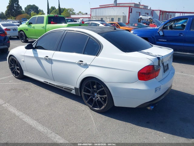 2006 Bmw 325i მანქანა იყიდება აუქციონზე, vin: WBAVB13566PT22703, აუქციონის ნომერი: 45007681