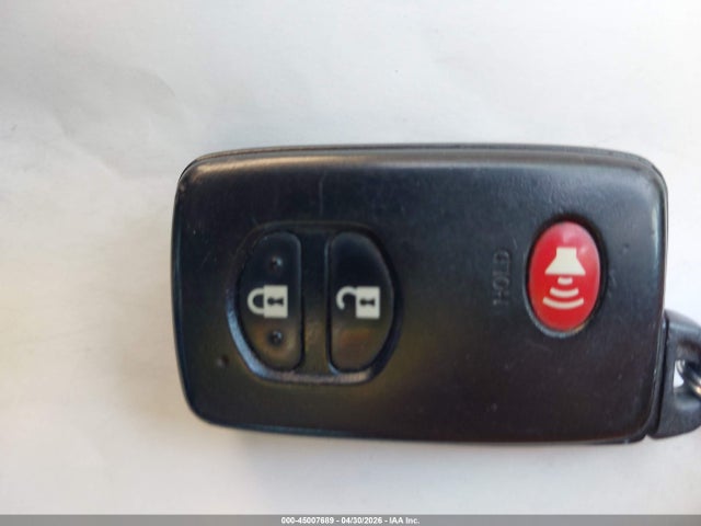 JTDZN3EU0E3334041 Toyota Prius V Five/three/two