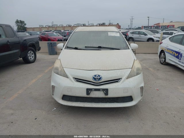 JTDZN3EU0E3334041 Toyota Prius V Five/three/two