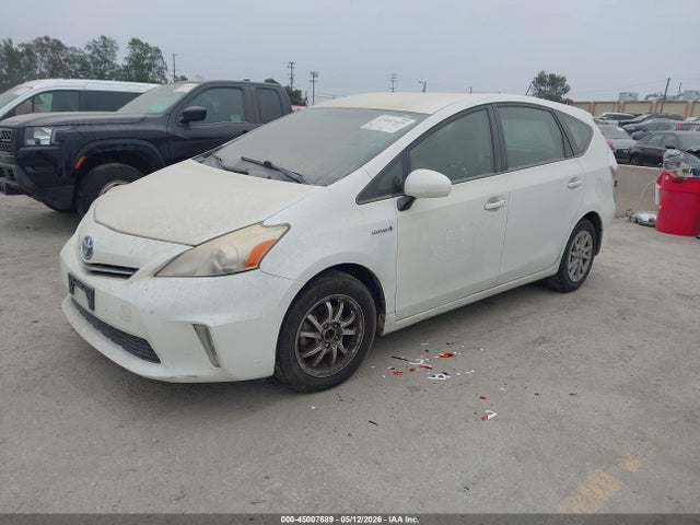 JTDZN3EU0E3334041 Toyota Prius V Five/three/two