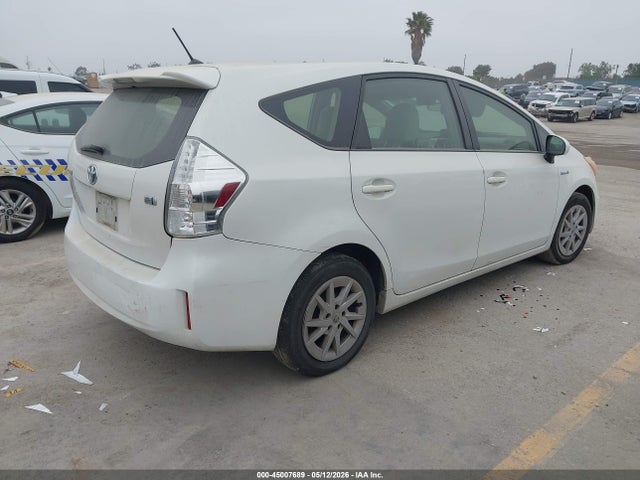 JTDZN3EU0E3334041 Toyota Prius V Five/three/two