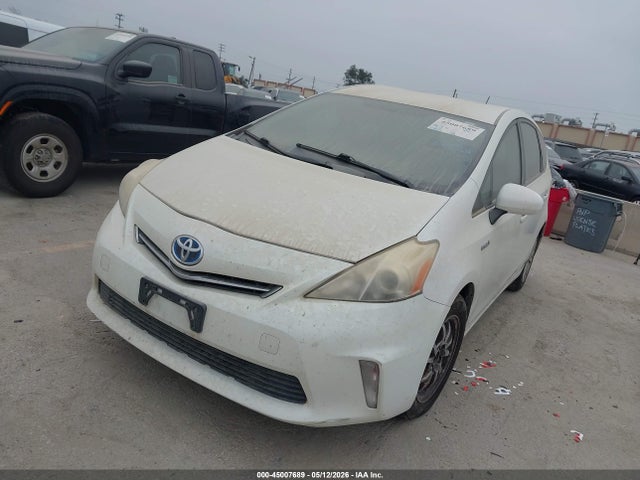 JTDZN3EU0E3334041 Toyota Prius V Five/three/two