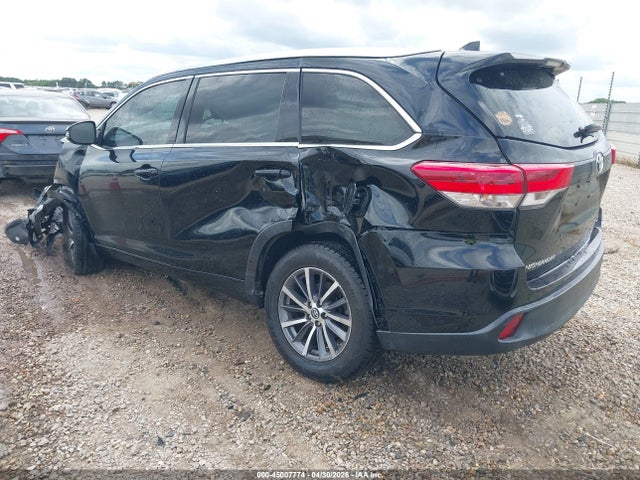 45007774 :رقم المزاد ، 5TDKZRFH1JS287864 vin ، 2018 Toyota Highlander Xle مزاد بيع