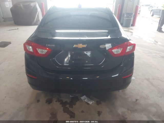 45007815 :رقم المزاد ، 1G1BC5SM5H7242243 vin ، 2017 Chevrolet Cruze Ls Auto مزاد بيع