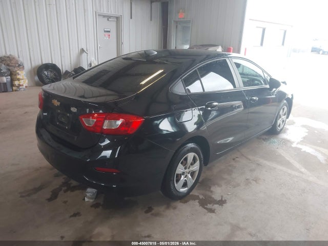 45007815 :رقم المزاد ، 1G1BC5SM5H7242243 vin ، 2017 Chevrolet Cruze Ls Auto مزاد بيع