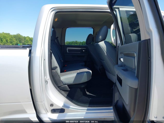 2018 Ram 1500 Big Horn  4x4 6'4 Box მანქანა იყიდება აუქციონზე, vin: 1C6RR7TT9JS215191, აუქციონის ნომერი: 45007825