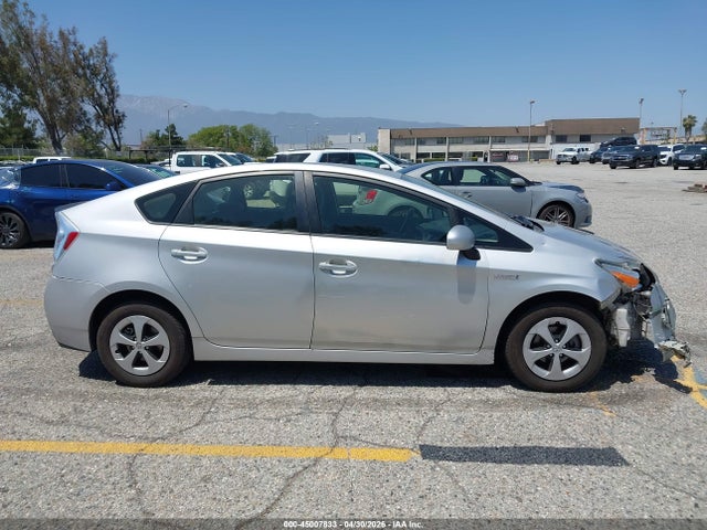 Toyota Prius Two 2014 JTDKN3DU0E0369103 Image 13