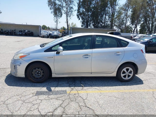 Toyota Prius Two 2014 JTDKN3DU0E0369103 Image 14
