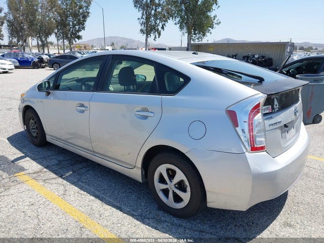 Toyota Prius Two 2014 JTDKN3DU0E0369103 Image 3