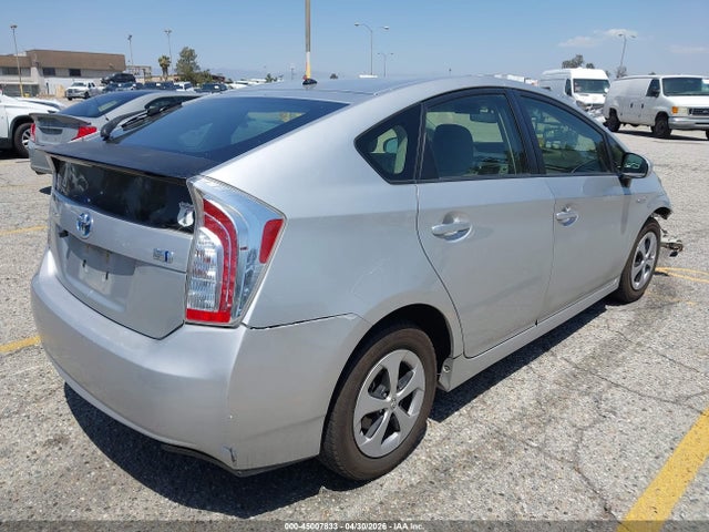Toyota Prius Two 2014 JTDKN3DU0E0369103 Image 4
