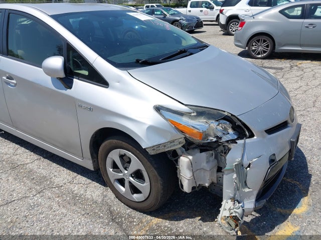 Toyota Prius Two 2014 JTDKN3DU0E0369103 Image 6