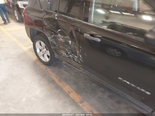 2015 Jeep Compass Sport მანქანა იყიდება აუქციონზე, vin: 1C4NJCBB7FD131429, აუქციონის ნომერი: 45007871