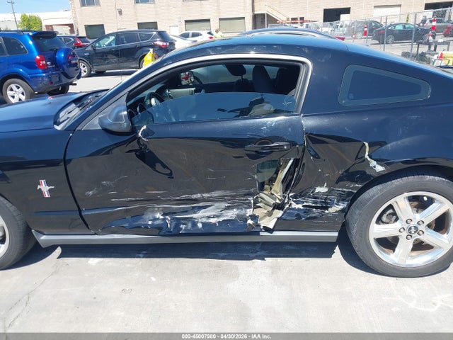 2008 Ford Mustang V6 Deluxe/v6 Premium მანქანა იყიდება აუქციონზე, vin: 1ZVHT80N885111007, აუქციონის ნომერი: 45007980