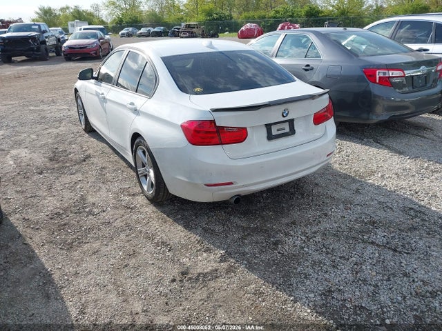 2015 Bmw 320i Xdrive მანქანა იყიდება აუქციონზე, vin: WBA3C3G54FNT53678, აუქციონის ნომერი: 45008052
