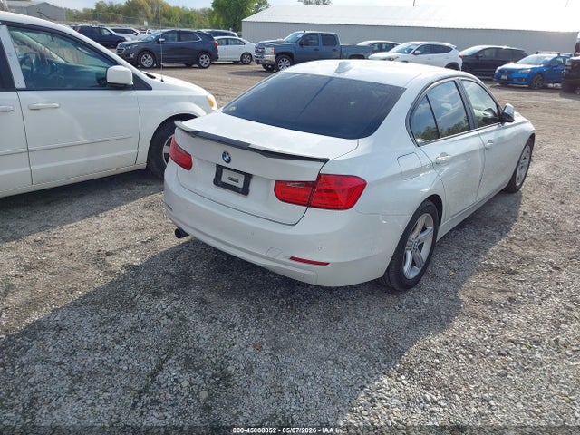 2015 Bmw 320i Xdrive მანქანა იყიდება აუქციონზე, vin: WBA3C3G54FNT53678, აუქციონის ნომერი: 45008052