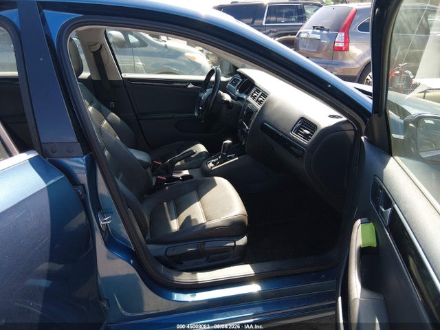 Продаж на аукціоні авто 2017 Volkswagen Jetta 1.8t Sel/1.8t Sel Premium, vin: 3VWL17AJ6HM255686, номер лоту: 45008083