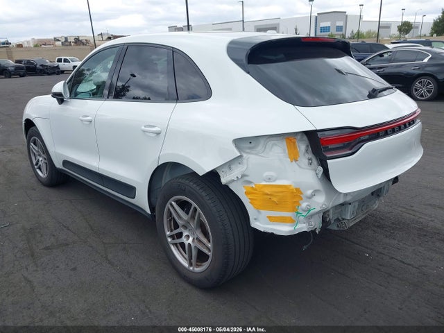 Porsche Macan 2020 WP1AA2A56LLB11435 Image 3
