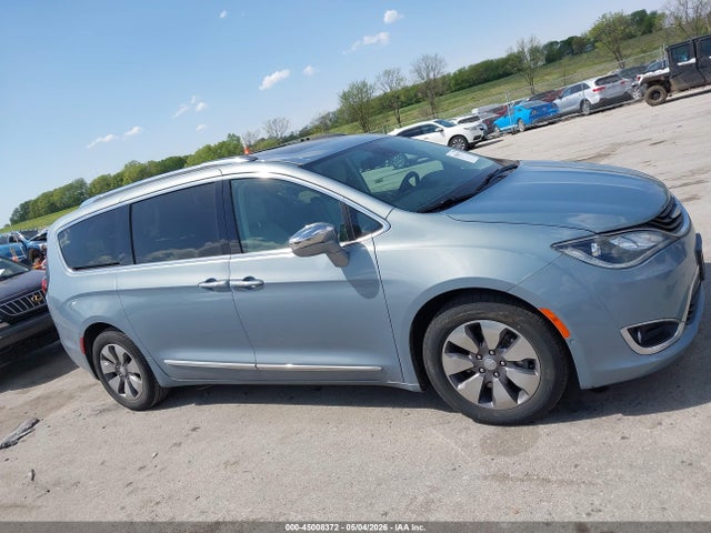 Продаж на аукціоні авто 2017 Chrysler Pacifica Hybrid Platinum, vin: 2C4RC1N71HR727689, номер лоту: 45008372