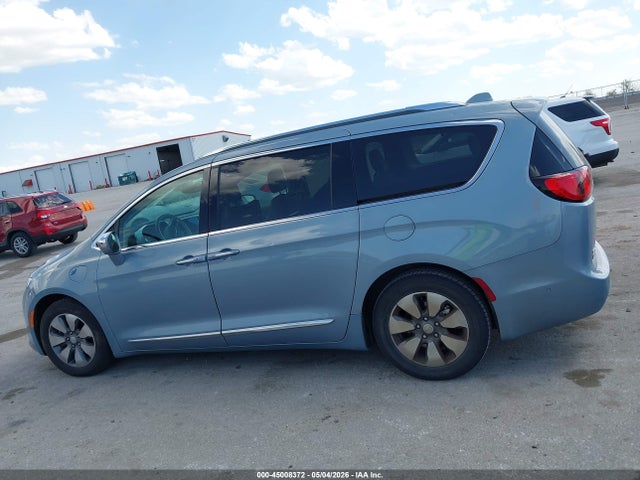 Продаж на аукціоні авто 2017 Chrysler Pacifica Hybrid Platinum, vin: 2C4RC1N71HR727689, номер лоту: 45008372