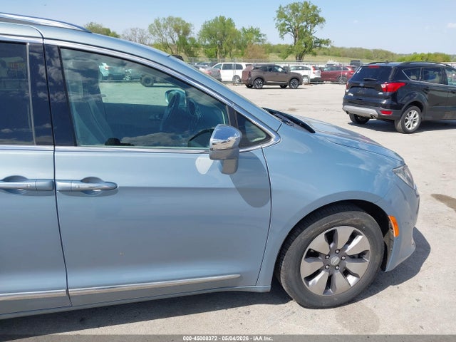 Продаж на аукціоні авто 2017 Chrysler Pacifica Hybrid Platinum, vin: 2C4RC1N71HR727689, номер лоту: 45008372