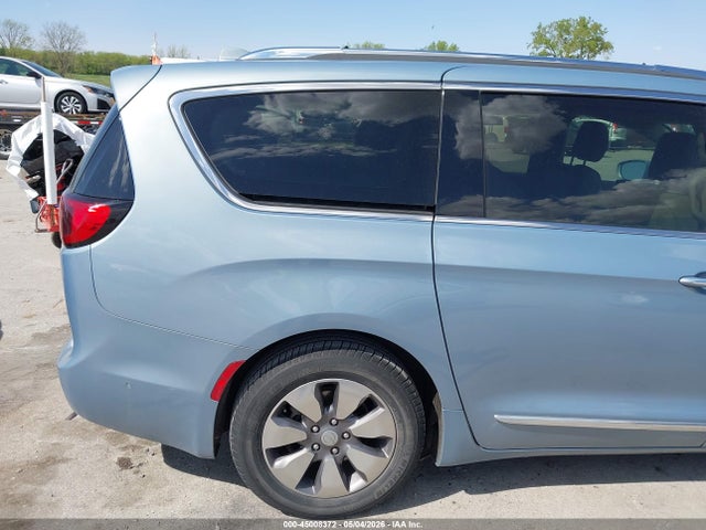 Продаж на аукціоні авто 2017 Chrysler Pacifica Hybrid Platinum, vin: 2C4RC1N71HR727689, номер лоту: 45008372