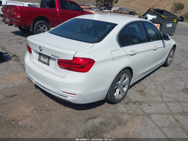 2018 Bmw 330i მანქანა იყიდება აუქციონზე, vin: WBA8B9C50JK677142, აუქციონის ნომერი: 45008373