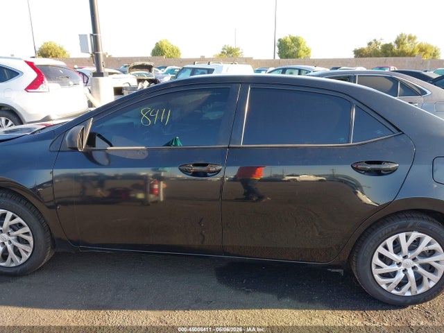 Toyota COROLLA LE 2018 5YFBURHE0JP764228 Image 15