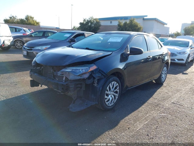 Toyota COROLLA LE 2018 5YFBURHE0JP764228 Image 2