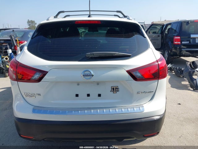 JN1BJ1CR5JW206373 Nissan Rogue Sport Sv
