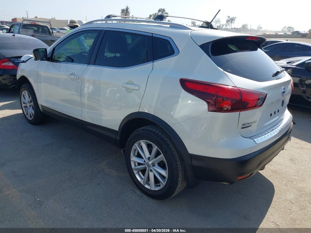JN1BJ1CR5JW206373 Nissan Rogue Sport Sv