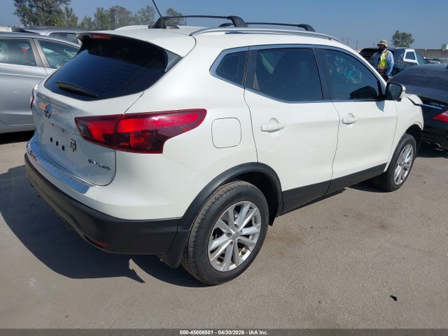 JN1BJ1CR5JW206373 Nissan Rogue Sport Sv