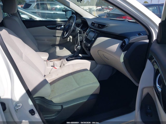 JN1BJ1CR5JW206373 Nissan Rogue Sport Sv