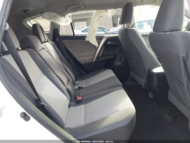 JTMRFREV8FD154861 Toyota Rav4 Xle