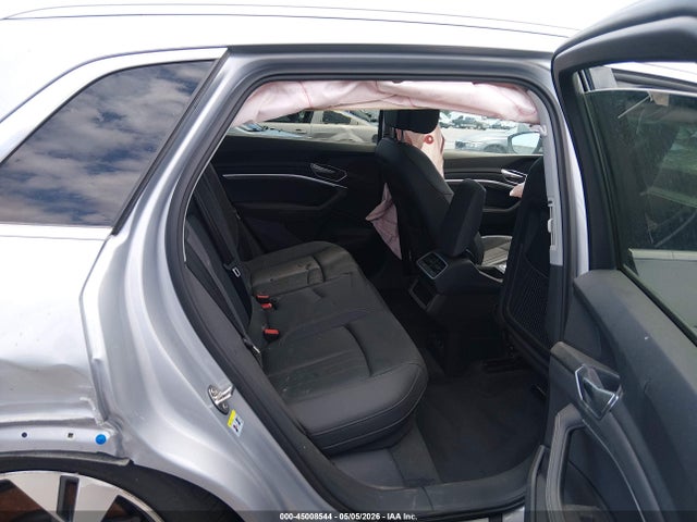 Продаж на аукціоні авто 2022 Audi E-tron Premium Quattro, vin: WA1AAAGEXNB020903, номер лоту: 45008544