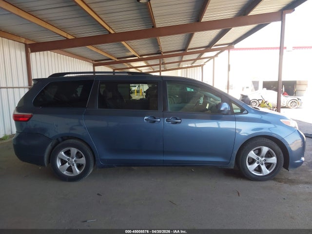 Toyota Sienna Le 8 Passenger 2017 5TDKZ3DC7HS882183 Image 13