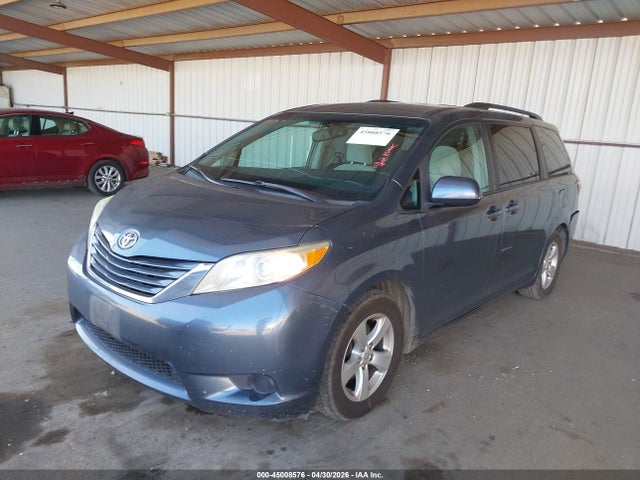 Toyota Sienna Le 8 Passenger 2017 5TDKZ3DC7HS882183 Image 2