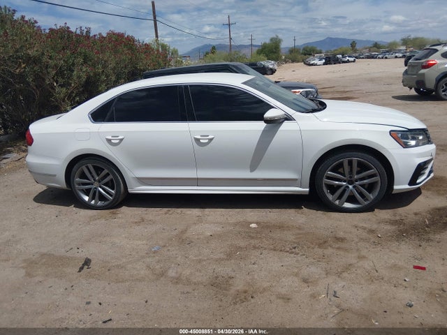1VWAT7A35GC067471 Volkswagen Passat 1.8t R-line