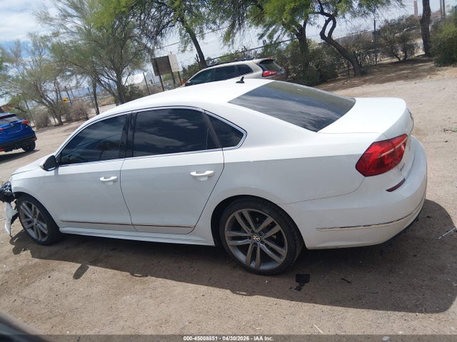 1VWAT7A35GC067471 Volkswagen Passat 1.8t R-line