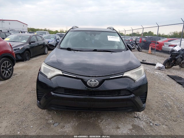45008883 :رقم المزاد ، 2T3BFREV8HW625107 vin ، 2017 Toyota Rav4 Le مزاد بيع