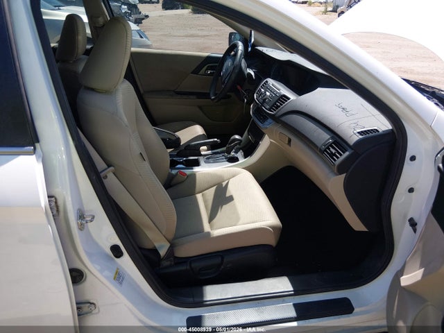 45008939 :رقم المزاد ، 1HGCR2F38FA160700 vin ، 2015 Honda Accord Lx مزاد بيع