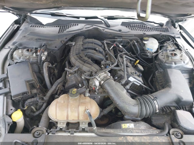 45009006 :رقم المزاد ، 1FA6P8AM8F5337362 vin ، 2015 Ford Mustang V6 مزاد بيع