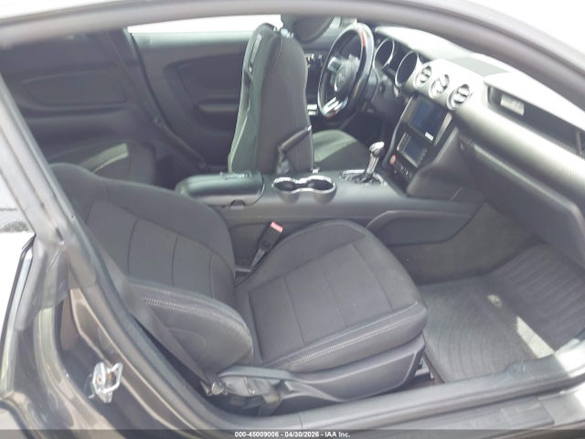 45009006 :رقم المزاد ، 1FA6P8AM8F5337362 vin ، 2015 Ford Mustang V6 مزاد بيع