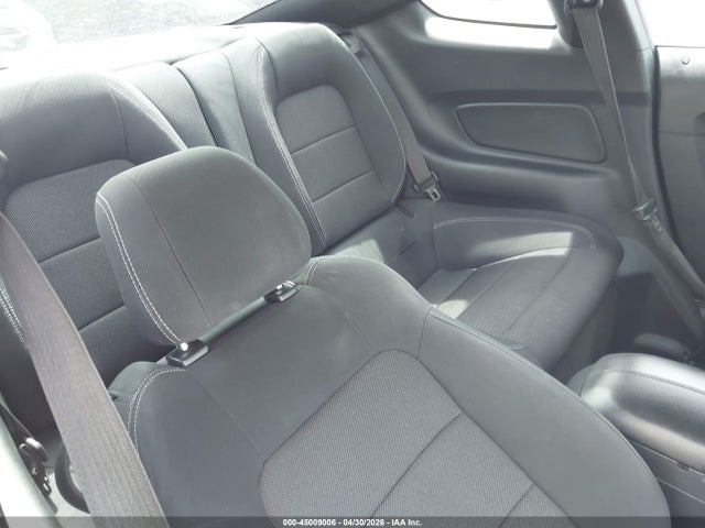 45009006 :رقم المزاد ، 1FA6P8AM8F5337362 vin ، 2015 Ford Mustang V6 مزاد بيع
