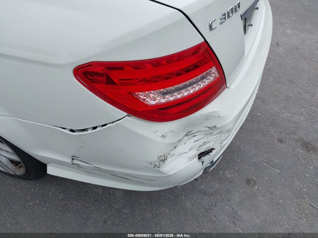 45009031 :رقم المزاد ، WDDGF8BB2CA647255 vin ، 2012 Mercedes-benz C 300 Sport 4matic مزاد بيع