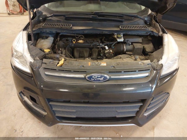 45009233 :رقم المزاد ، 1FMCU0G76FUB59719 vin ، 2015 Ford Escape Se مزاد بيع