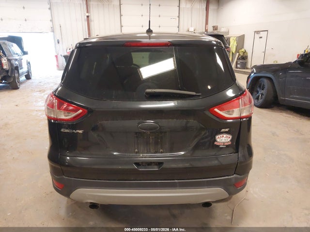 45009233 :رقم المزاد ، 1FMCU0G76FUB59719 vin ، 2015 Ford Escape Se مزاد بيع