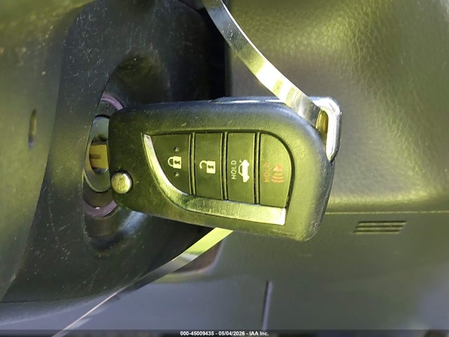 45009435 :رقم المزاد ، 4T1C11AK7MU561368 vin ، 2021 Toyota Camry Le مزاد بيع